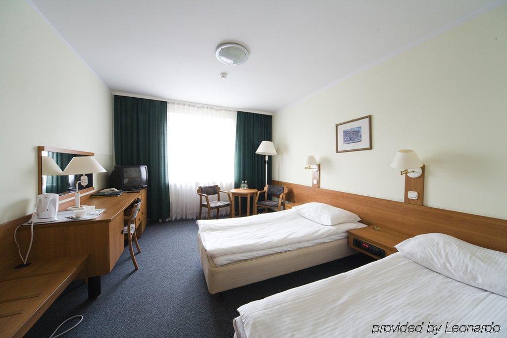 Hotel Ior พอซนาน ภายนอก รูปภาพ